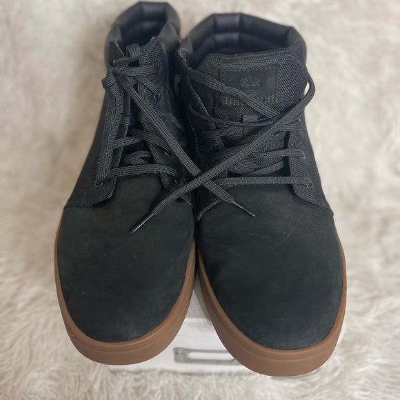 Gently used men\'s footwear main image 4
